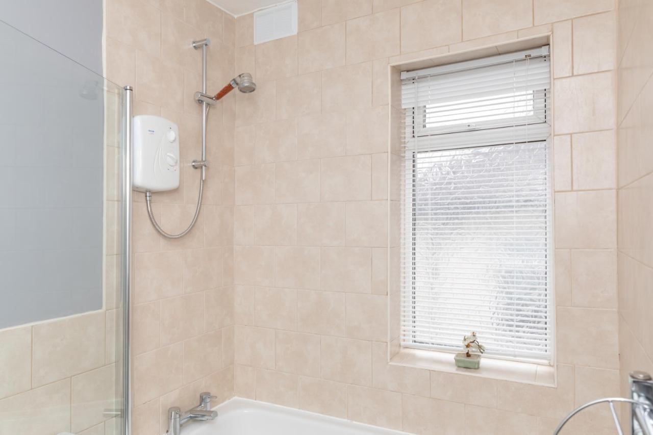 Leeds City Centre Spacious House Free Parking And Wi-Fi Buitenkant foto